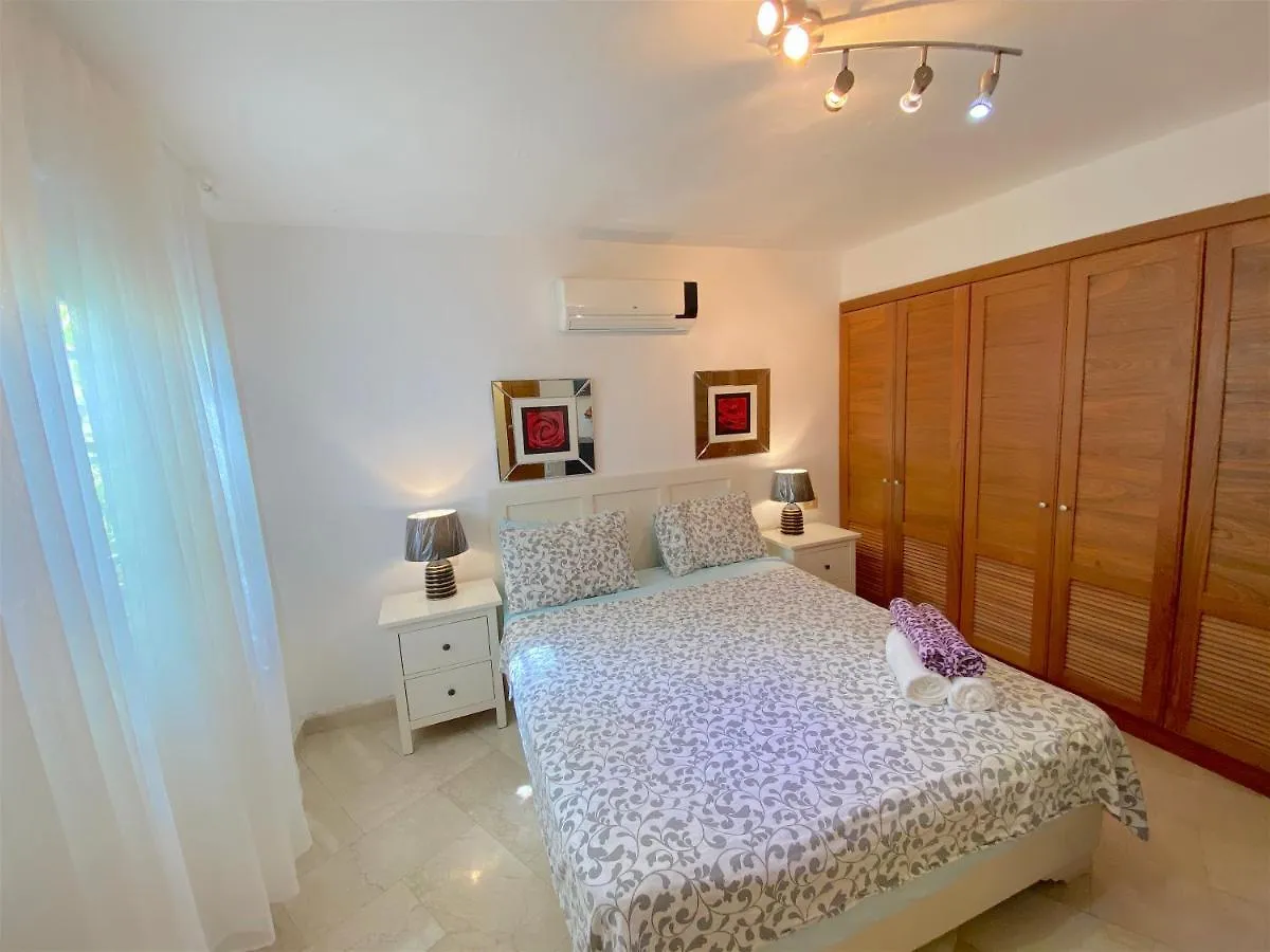 ***** Szálloda Los Corales Villas & Apartments Spa Beach Club Wifi Punta Cana Dominikai Köztársaság